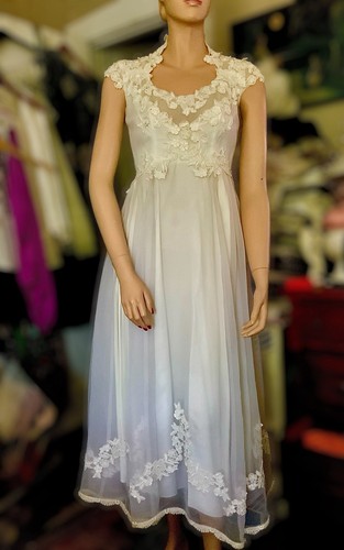 Beautiful original ivory - beautiful,